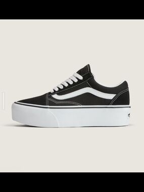 Vans Platform Old Skool Sneakers - Black & White